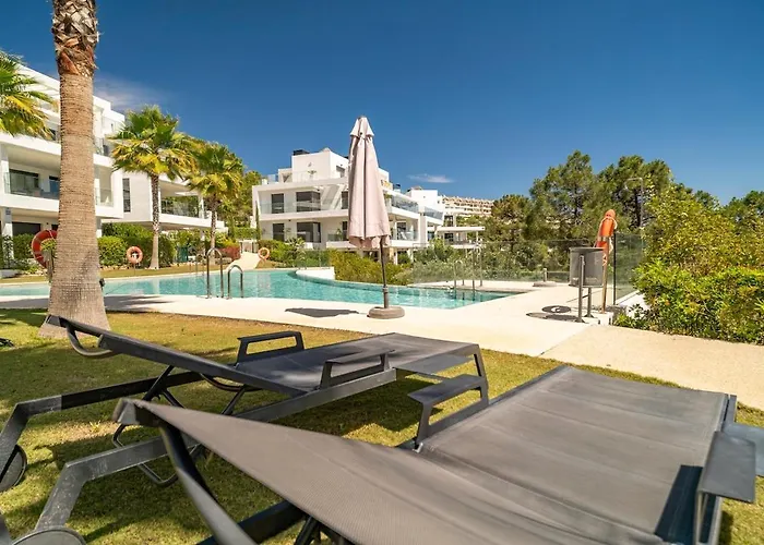 Deluxe Flat Surrounded By Nature Estepona