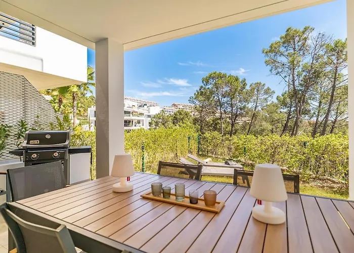 Deluxe Flat Surrounded By Nature Estepona