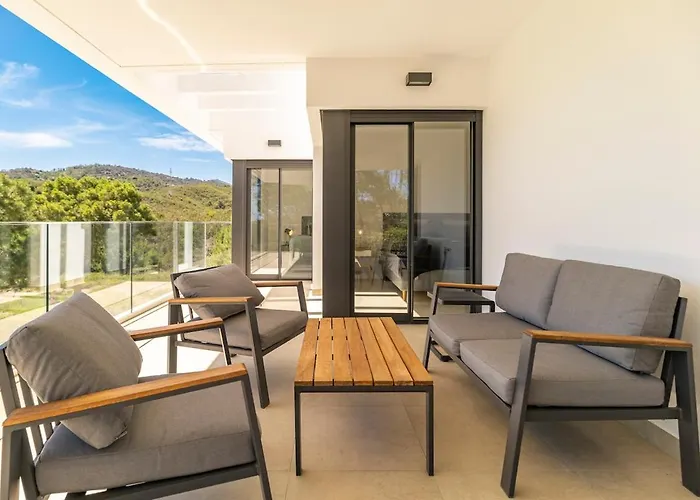 Deluxe Flat Surrounded By Nature 아파트